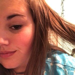 Meet your Posher, Hollee